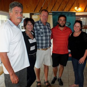 Die wenspan, met vlnr Jakkie (wenner) en René Beukes, Bev Swart, saam met Daniel (wenner) en Jorine van der Merwe